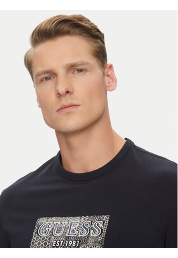 Guess T-Shirt M5GI19 J1314 Granatowy Regular Fit. Kolor: niebieski. Materiał: bawełna