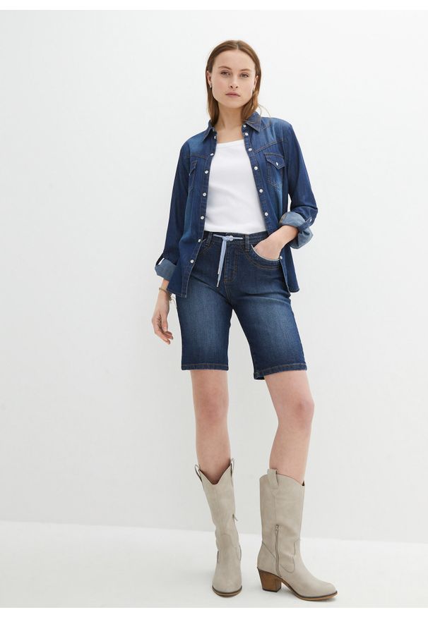 bonprix - Bermudy dżinsowe Slim Fit mid waist. Kolor: niebieski