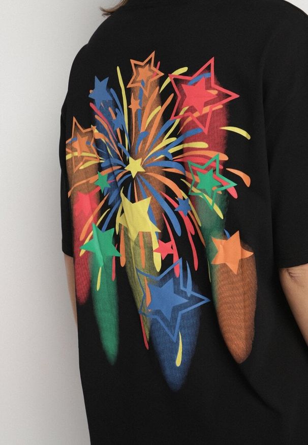 Born2be - Czarny T-shirt Oversize z Kolorowym Napisem i Gwiazdkami Iloviela. Okazja: na co dzień. Kolor: czarny. Materiał: jeans. Wzór: napisy, kolorowy. Styl: klasyczny, elegancki, sportowy, casual