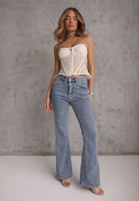 Renee - Niebieskie Jeansy o Kroju Flare z Bawełną Zapinane na Dwa Guziki Chasea. Kolor: niebieski. Długość: krótkie. Styl: retro, klasyczny #8