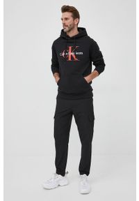 Calvin Klein Jeans Bluza bawełniana J30J320805.PPYY męska kolor czarny z kapturem z aplikacją. Okazja: na co dzień. Typ kołnierza: kaptur. Kolor: czarny. Materiał: bawełna. Wzór: aplikacja. Styl: casual #2