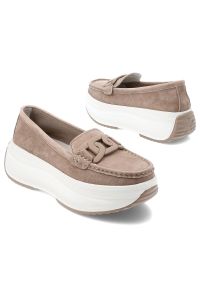 Beżowe Półbuty Filippo Stylowe Obuwie Damskie Na Platformie. Okazja: na co dzień. Kolor: beżowy. Materiał: zamsz. Szerokość cholewki: normalna. Obcas: na platformie. Styl: elegancki #5