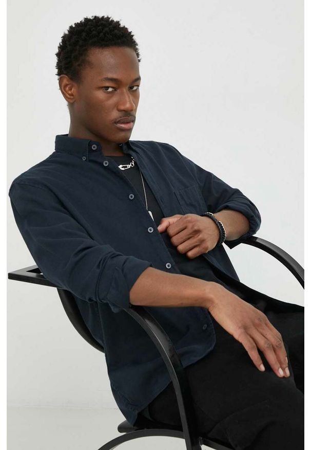 Marc O'Polo koszula męska kolor granatowy relaxed z kołnierzykiem button-down. Typ kołnierza: button down, polo. Kolor: niebieski. Materiał: bawełna