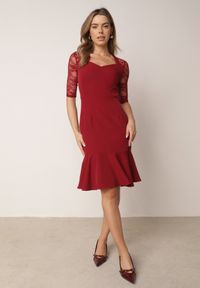 Born2be - Bordowa Taliowana Sukienka VICES z Koronkowymi Rękawami Oceamara. Kolor: czerwony. Materiał: koronka. Wzór: aplikacja, koronka. Styl: elegancki #7
