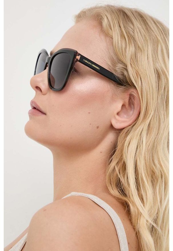 Carolina Herrera okulary przeciwsłoneczne damskie kolor czarny. Kolor: czarny