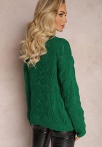 Renee - Ciemnozielony Sweter Oversize z Ozdobnym Splotem Boeda. Kolor: zielony. Wzór: ze splotem