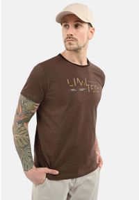 Volcano - Bawełniany t-shirt T-TED. Kolekcja: plus size. Kolor: brązowy. Materiał: bawełna. Długość rękawa: krótki rękaw. Długość: krótkie #1
