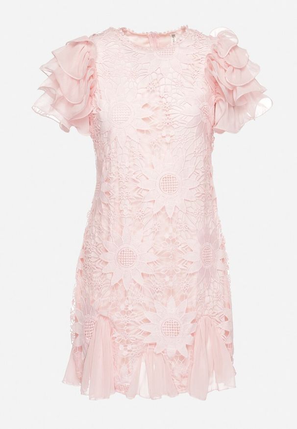 Born2be - Różowa Sukienka Mini z Koronkowymi Wstawkami i Falbankami Soffiana. Okazja: na imprezę, na co dzień. Typ kołnierza: kołnierz z falbankami. Kolor: różowy. Materiał: koronka. Długość rękawa: krótki rękaw. Wzór: koronka. Styl: elegancki, casual. Długość: mini