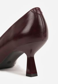 Born2be - Bordowe Czółenka Vices na Obcasie Typu Kaczuszka ze Skórzaną Wkładką Sillpie. Okazja: na co dzień. Kolor: czerwony. Materiał: skóra. Obcas: na obcasie. Styl: casual. Wysokość obcasa: średni #9