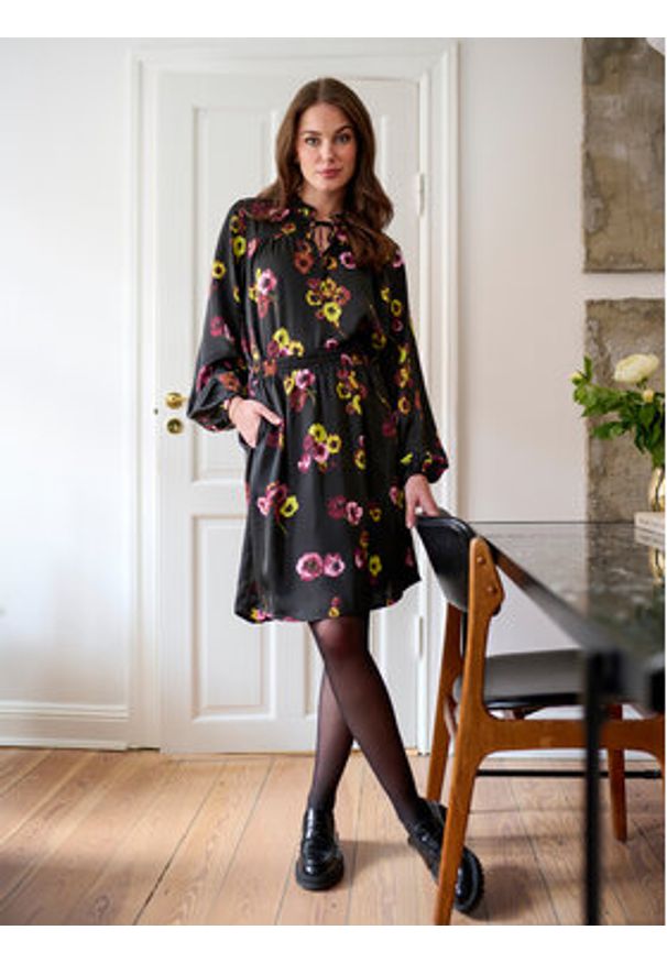 Kaffe Bluzka Donna 10507156 Czarny Relaxed Fit. Kolor: czarny. Materiał: syntetyk