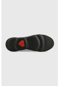 Love Moschino sneakersy kolor czarny. Nosek buta: okrągły. Zapięcie: sznurówki. Kolor: czarny. Materiał: guma. Obcas: na platformie #3