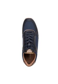 Wittchen - Męskie sneakersy ze skóry ekologicznej ze wstawkami granatowe. Kolor: niebieski. Materiał: skóra ekologiczna. Wzór: aplikacja. Sport: turystyka piesza #5