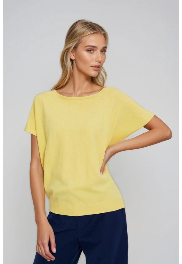MOODO - Cienki sweter żółty. Kolor: żółty. Materiał: wiskoza, poliamid