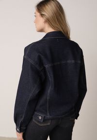 Born2be - Granatowa Jeansowa Kurtka z Bawełną o Kroju Oversize Vimiloria. Okazja: na spacer, na co dzień. Kolor: niebieski. Materiał: bawełna, jeans. Styl: casual #5