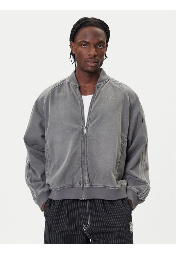 Adidas - adidas Kurtka jeansowa SST adicolor JW5915 Szary Loose Fit. Kolor: szary. Materiał: bawełna