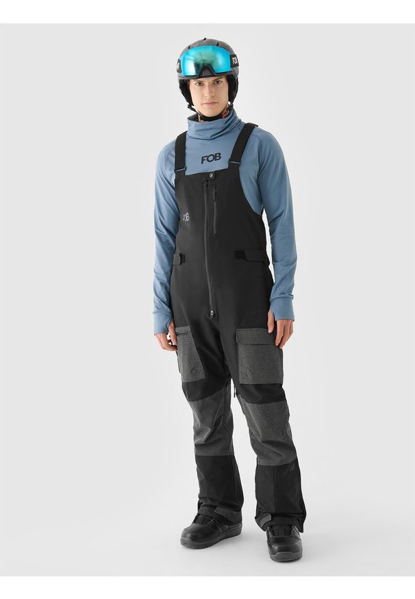 4f - 4F Spodnie snowboardowe z szelkami membrana 10000 męskie - czarne S. Kolor: czarny. Materiał: poliester, dzianina, materiał, tkanina. Wzór: gładki. Sezon: zima. Sport: snowboard