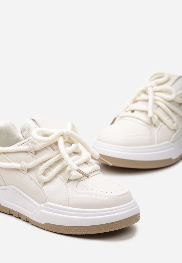 Born2be - Beżowe Sneakersy z Ozdobnym Sznurowaniem Sirixa. Nosek buta: okrągły. Zapięcie: sznurówki. Kolor: beżowy. Materiał: materiał. Obcas: na obcasie. Wysokość obcasa: niski