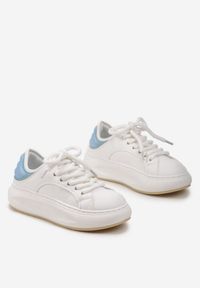 Renee - Biało-Niebieskie Sneakersy na Platformie Ozdobione Wypukłą Wstawką Vinelli. Nosek buta: okrągły. Zapięcie: sznurówki. Kolor: biały. Materiał: materiał. Wzór: aplikacja. Obcas: na platformie. Wysokość obcasa: niski #3