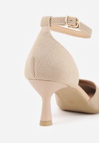 Renee - Ciemnobeżowe Czółenka z Tkaniny VICES na Niskim Obcasie z Paskiem Wokół Kostki i Wkładką Soft-Step Xylieth. Okazja: na co dzień. Zapięcie: pasek. Kolor: beżowy. Materiał: tkanina. Obcas: na obcasie. Styl: casual, elegancki. Wysokość obcasa: niski #4