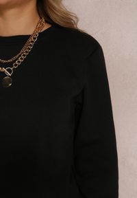 Renee - Czarna Bluza Hullu. Okazja: na co dzień. Kolor: czarny. Materiał: polar, dzianina, jeans, materiał. Długość rękawa: długi rękaw. Długość: długie. Wzór: gładki, jednolity, prążki. Sezon: zima, jesień. Styl: klasyczny, casual #3