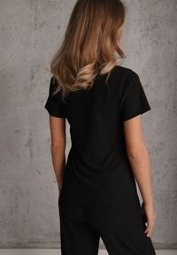 Renee - Czarny T-shirt Basic z Okrągłym Dekoltem Dolea. Okazja: na co dzień. Kolor: czarny. Materiał: jeans. Długość: krótkie. Wzór: gładki. Styl: casual #7