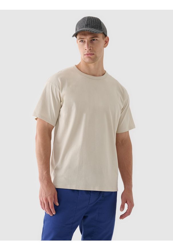 4f - 4F T-shirt oversize gładki męski - beżowy M. Okazja: na co dzień. Kolor: beżowy. Materiał: jersey, bawełna, dzianina. Długość rękawa: krótki rękaw. Długość: krótkie. Wzór: gładki. Styl: sportowy, klasyczny, casual