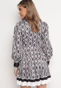 Born2be - Czarno-Biała Mini Koszulowa Sukienka o Rozkloszowanym Fasonie z Paskiem Amburia. Kolor: czarny. Materiał: materiał. Typ sukienki: koszulowe. Długość: mini #4