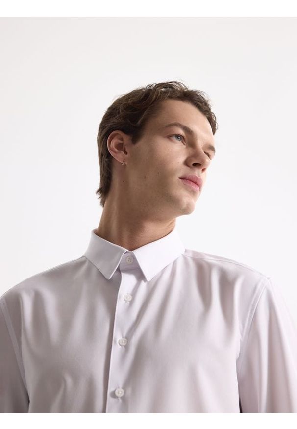 Reserved - Koszula slim fit - biały. Kolor: biały. Materiał: tkanina