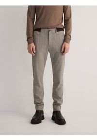 Reserved - Spodnie chino slim fit w kratę - beżowy. Kolor: beżowy. Materiał: wiskoza, tkanina