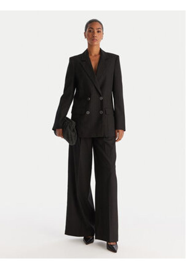 Guess Marynarka W5BN59 W2422 Czarny Regular Fit. Kolor: czarny. Materiał: syntetyk