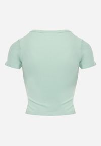 Born2be - Jasnozielony Gładki T-shirt o Krótszym Kroju Errora. Okazja: na co dzień. Kolor: zielony. Materiał: materiał, jeans. Długość: krótkie. Wzór: gładki. Styl: casual #4