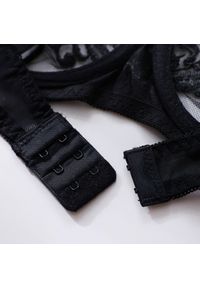 Intica - Koronkowy zestaw bielizny z finezyjnymi detalami Borjanka. Kolor: czarny. Materiał: koronka. Wzór: aplikacja #5