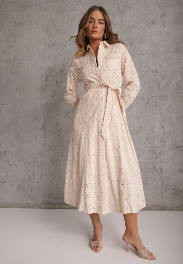 Renee - Beżowa Ażurowa Sukienka z Bawełny Ozdobiona Paskiem Novenelle. Kolor: beżowy. Materiał: bawełna. Wzór: ażurowy, aplikacja. Sezon: wiosna