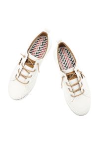 Trampki damskie Lee Cooper, cholewka z materiału tekstylnego wiązanie z przodu sportowy fason, białe, LCW-26-02-4058L SVL-629. Okazja: na co dzień. Zapięcie: sznurówki. Kolor: biały. Materiał: materiał. Szerokość cholewki: normalna. Styl: sportowy #7