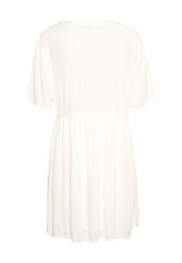 Kaffe Sukienka letnia Tara 10507499 Biały A-Line Fit. Kolor: biały. Materiał: wiskoza. Sezon: lato #4