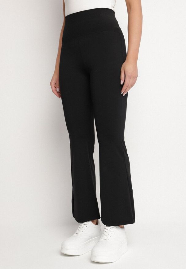 Born2be - Czarne Legginsy o Kroju Dzwonów z Wysokim Stanem Talliara. Okazja: na spacer. Stan: podwyższony. Kolor: czarny. Styl: sportowy