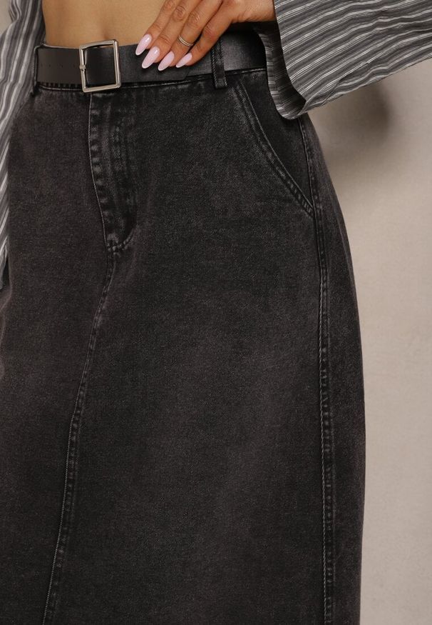 Renee - Czarna Jeansowa Spódnica Maxi o Rozkloszowanym Kroju z Paskiem Teviva. Kolor: czarny. Materiał: jeans. Sezon: lato, wiosna