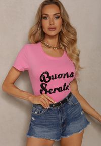 Renee - Różowy Casualowy T-shirt z Bawełny Wykończony Cyrkoniowym Napisem Lavisha. Okazja: na co dzień. Kolor: różowy. Materiał: bawełna. Wzór: napisy. Styl: casual #5