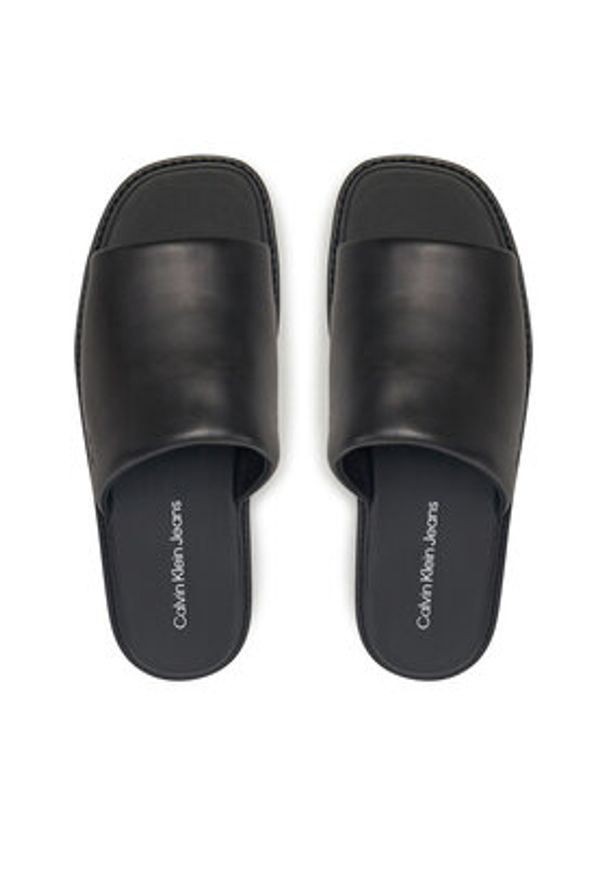 Calvin Klein Jeans Klapki YM0YM01227 Czarny. Kolor: czarny. Materiał: skóra