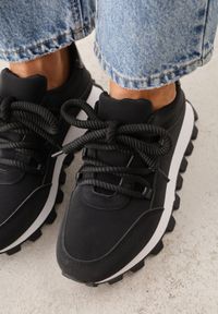 Born2be - Czarne Sneakersy na Grubej Tłoczonej Podeszwie Zerda. Okazja: na co dzień. Kolor: czarny. Materiał: jeans #8