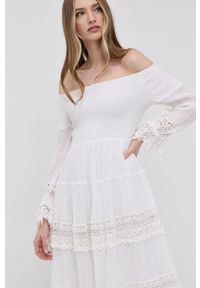 Guess sukienka kolor biały mini rozkloszowana. Kolor: biały. Materiał: włókno, tkanina. Długość rękawa: długi rękaw. Typ sukienki: rozkloszowane. Długość: mini