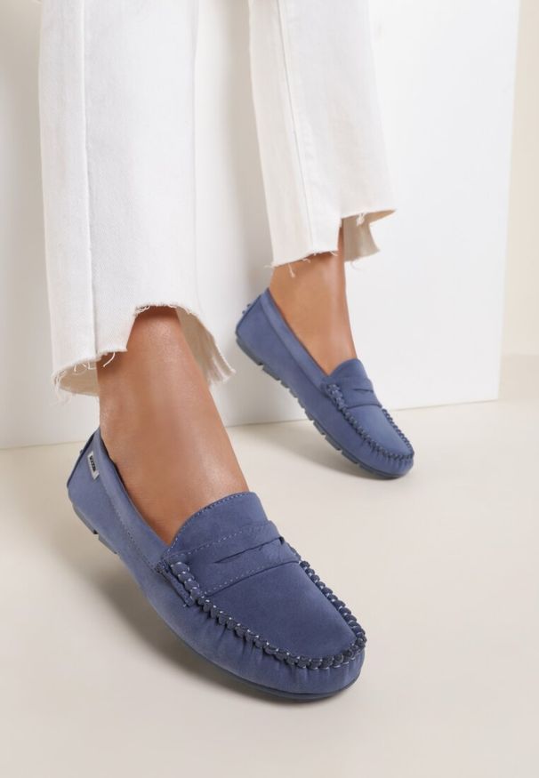 Renee - Niebieskie Mokasyny Lithiche. Zapięcie: bez zapięcia. Kolor: niebieski. Materiał: skóra. Szerokość cholewki: normalna. Wzór: aplikacja. Styl: klasyczny