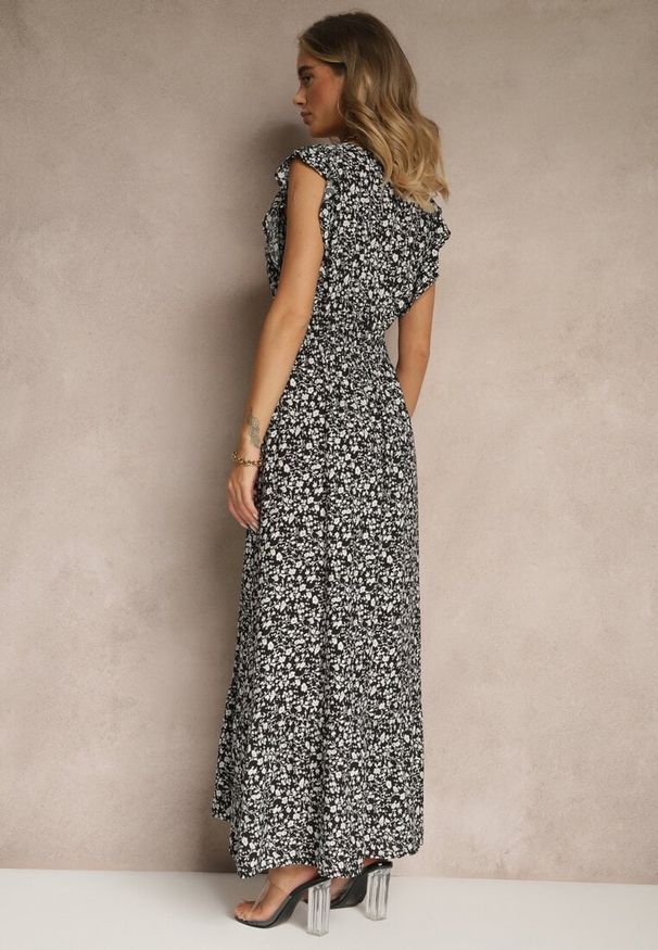 Renee - Czarna Rozkloszowana Sukienka Zdobiona Falbanami i Kwiatowym Printem Aravee. Okazja: na spacer, na co dzień. Typ kołnierza: dekolt w serek. Kolor: czarny. Wzór: nadruk, aplikacja, kwiaty. Sezon: lato. Styl: casual