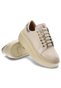 Beżowe Sneakersy Armodo Modne Skórzane Buty Damskie. Kolor: beżowy. Materiał: skóra. Szerokość cholewki: normalna. Wzór: grochy #4
