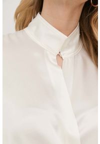 VICTORIA BECKHAM - Victoria Beckham bluzka jedwabna damska kolor beżowy gładka. Kolor: beżowy. Materiał: jedwab. Długość rękawa: długi rękaw. Długość: długie. Wzór: gładki