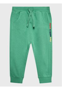 United Colors of Benetton - United Colors Of Benetton Spodnie dresowe 3J68GF020 Zielony Regular Fit. Kolor: zielony. Materiał: bawełna, dresówka #1