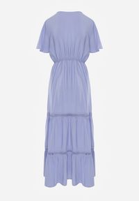 Renee - Jasnoniebieska Rozkloszowana Sukienka Maxi z Gumką w Talii i Koronkowym Dekoltem Cheteia. Kolor: niebieski. Materiał: koronka. Sezon: wiosna, lato. Długość: maxi #7