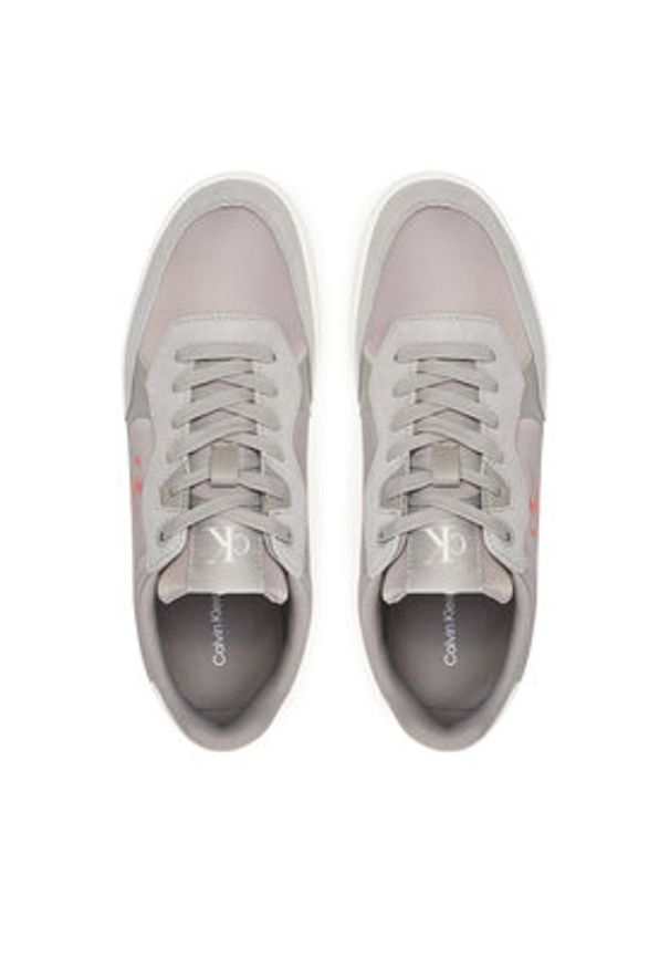 Calvin Klein Jeans Sneakersy Classic Cupsole Mg Nylon Mix YM0YM01304 Szary. Kolor: szary. Materiał: skóra