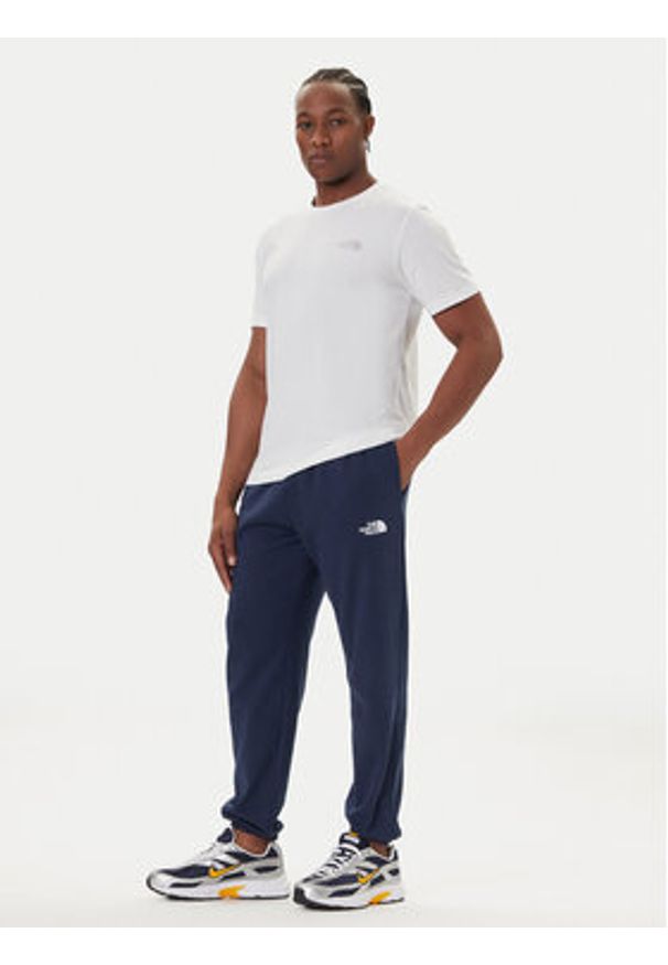 The North Face T-Shirt NSE Box NF0A8C4V Biały Regular Fit. Kolor: biały. Materiał: bawełna