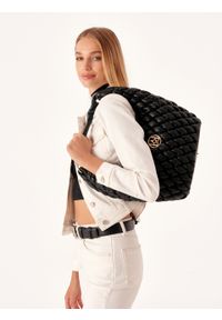 Kazar - Duża torebka na ramię w pikowany wzór. Kolor: czarny. Materiał: skórzane. Rozmiar: duże. Styl: casual. Rodzaj torebki: na ramię #2
